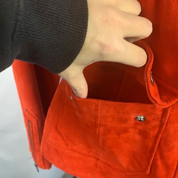 Isaac
Mizrahi NWOT red suede snap front jacket - Picture 4 of 12